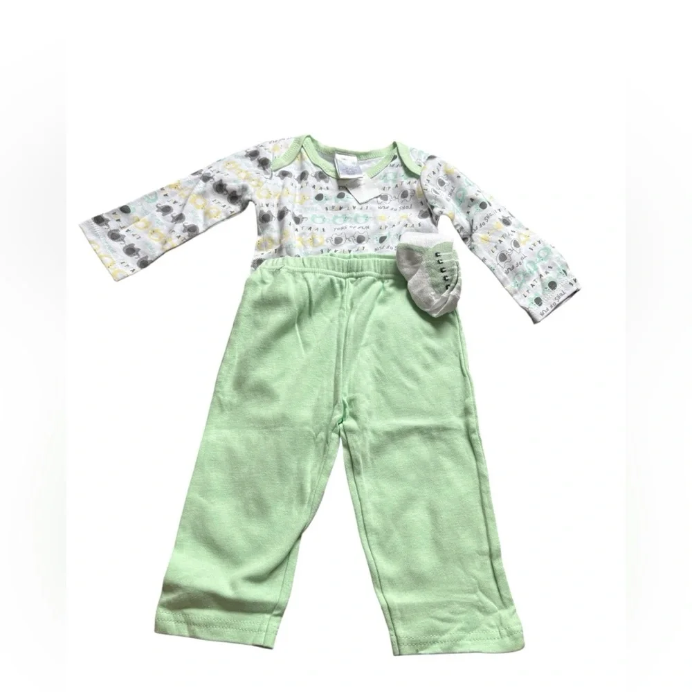 Kristen‎ Hanah 6-9 Month 3-Piece Baby Elephants Unisex NWT Bodysuit Pants Socks